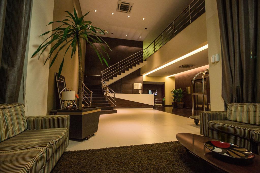 Golden Plaza Hotel Порту-Велью Экстерьер фото